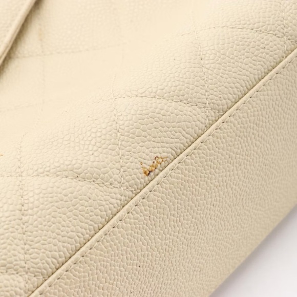 Chanel Handbag - Picture 4 of 8